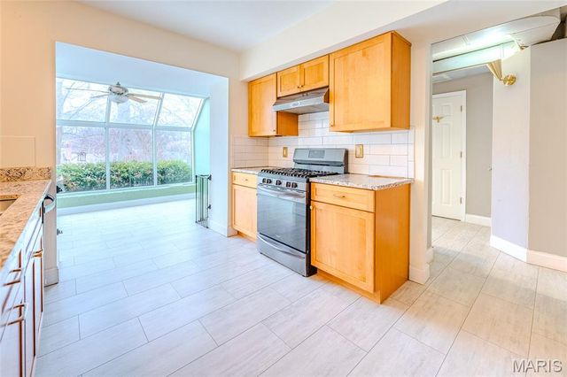 452 Iris Lane, Kirkwood, MO 63122