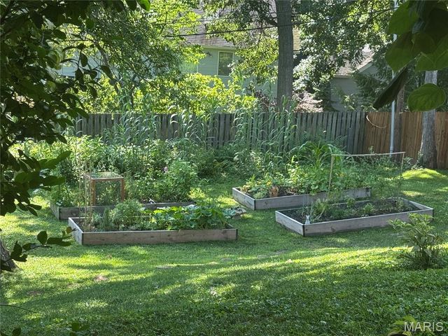 452 Iris Lane, Kirkwood, MO 63122