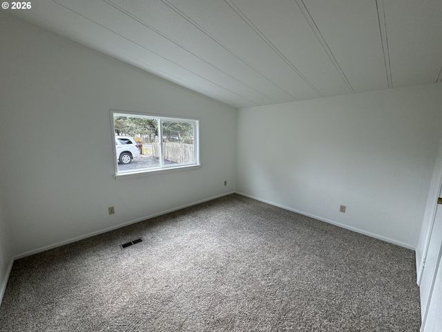 1714 COOSAH Ct, Florence, OR 97439