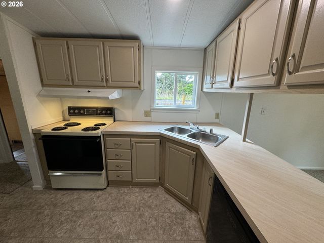 1714 COOSAH Ct, Florence, OR 97439