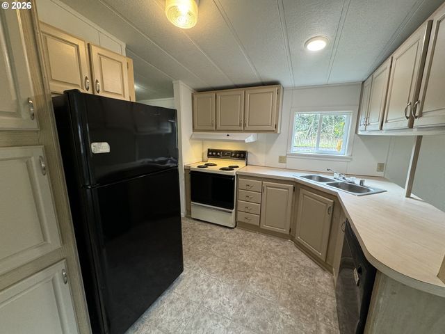 1714 COOSAH Ct, Florence, OR 97439