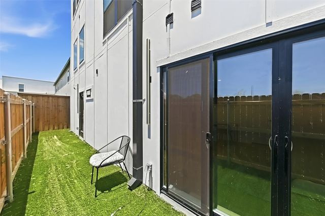 1926 Pueblo Street, Dallas, TX 75212