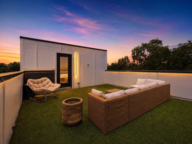 1926 Pueblo Street, Dallas, TX 75212
