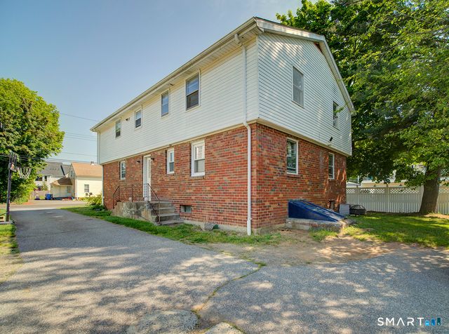 38 Landin Street 2nd Floor, Woodbridge, CT 06525
