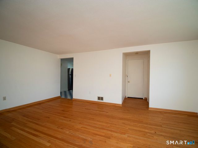 38 Landin Street 2nd Floor, Woodbridge, CT 06525