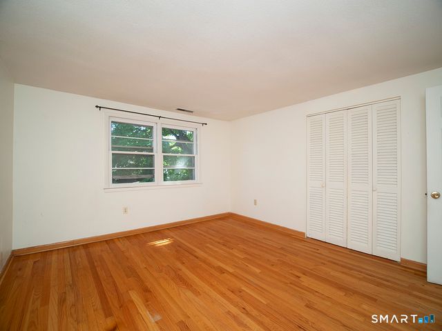 38 Landin Street 2nd Floor, Woodbridge, CT 06525