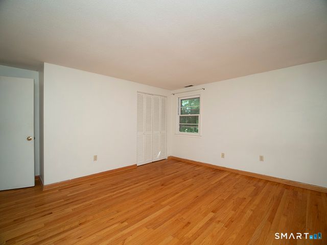 38 Landin Street 2nd Floor, Woodbridge, CT 06525
