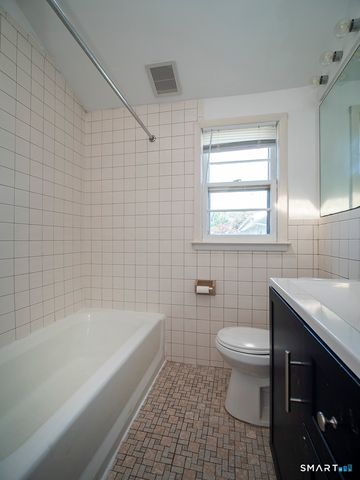 38 Landin Street 2nd Floor, Woodbridge, CT 06525