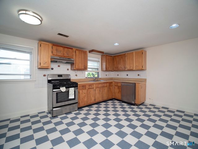 38 Landin Street 2nd Floor, Woodbridge, CT 06525