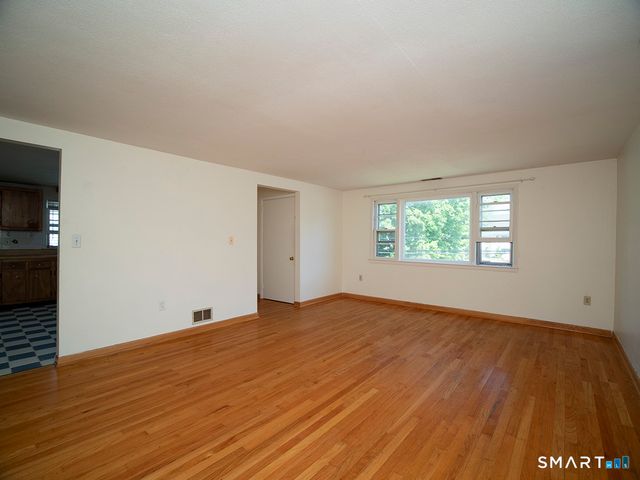 38 Landin Street 2nd Floor, Woodbridge, CT 06525