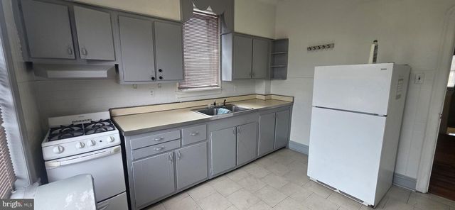 130 E ALLEGHENY AVE, Philadelphia, PA 19134