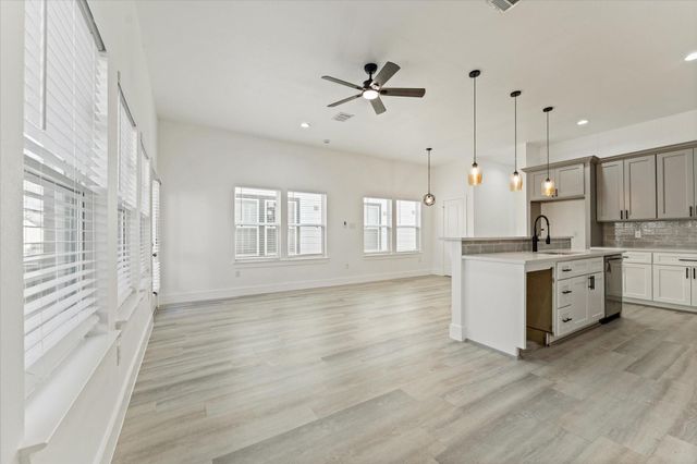 727 E 37th Street, Houston, TX 77022