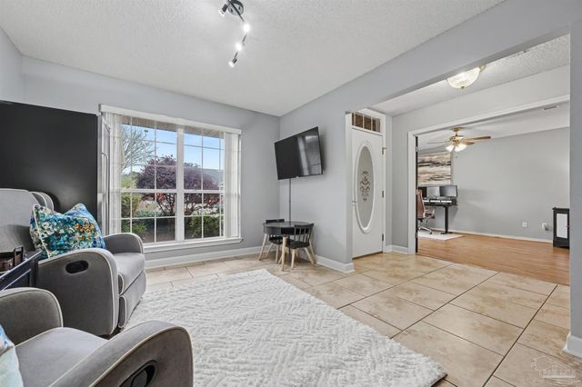 1307 Mazurek Blvd, Pensacola, FL 32514