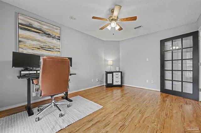 1307 Mazurek Blvd, Pensacola, FL 32514