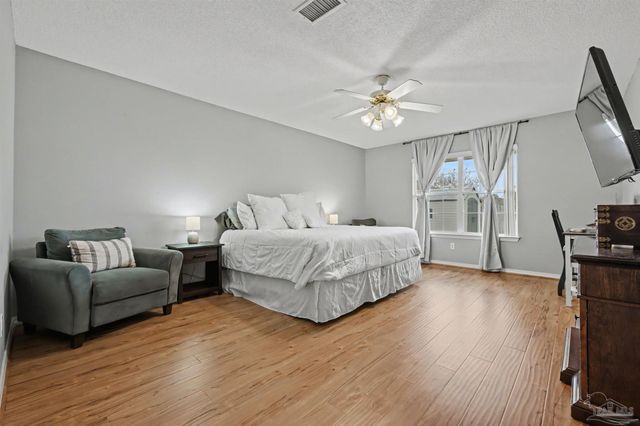 1307 Mazurek Blvd, Pensacola, FL 32514