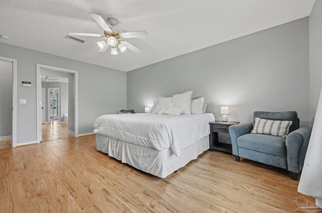 1307 Mazurek Blvd, Pensacola, FL 32514