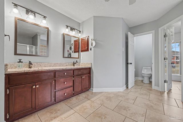 1307 Mazurek Blvd, Pensacola, FL 32514