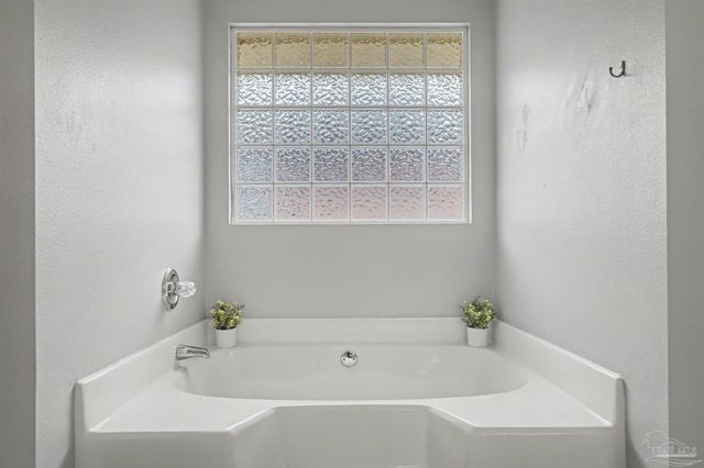 1307 Mazurek Blvd, Pensacola, FL 32514