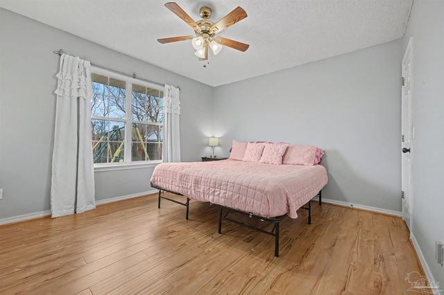 1307 Mazurek Blvd, Pensacola, FL 32514