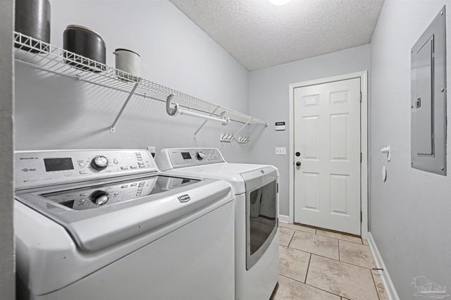 1307 Mazurek Blvd, Pensacola, FL 32514