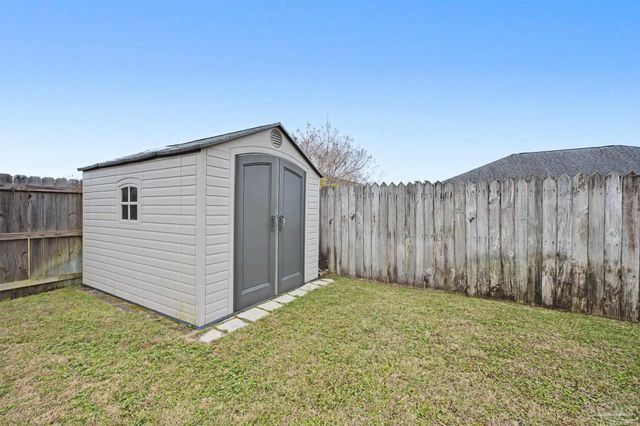 1307 Mazurek Blvd, Pensacola, FL 32514