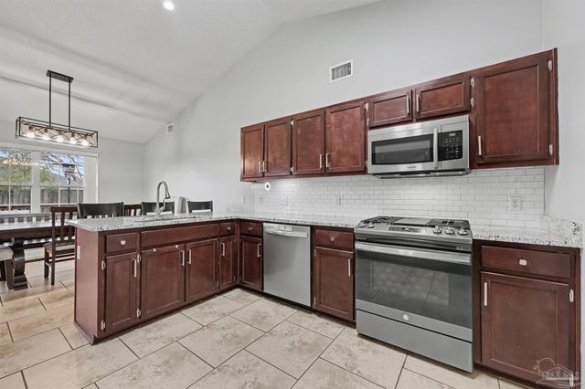 1307 Mazurek Blvd, Pensacola, FL 32514