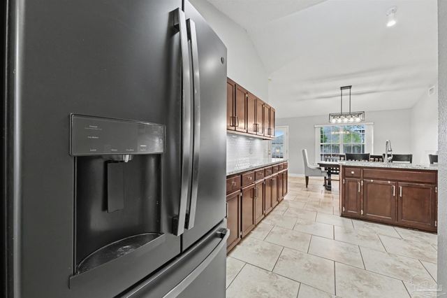 1307 Mazurek Blvd, Pensacola, FL 32514