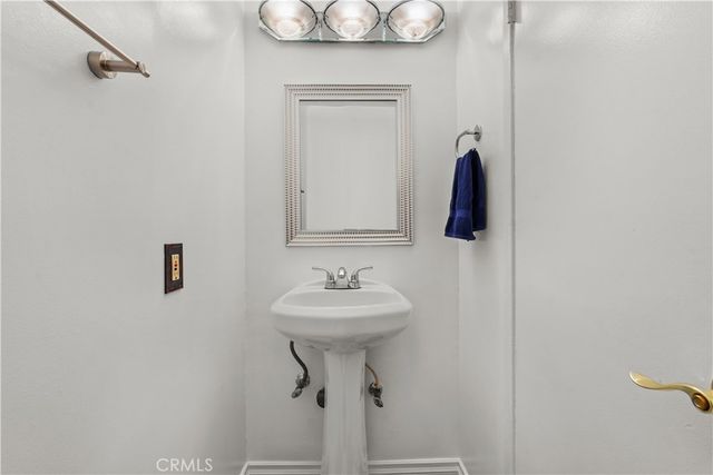 8111 Canby Avenue 3, Reseda, CA 91335