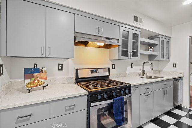 8111 Canby Avenue 3, Reseda, CA 91335