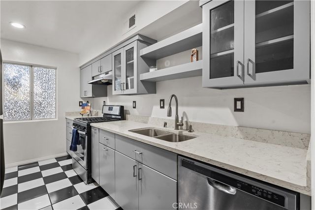 8111 Canby Avenue 3, Reseda, CA 91335