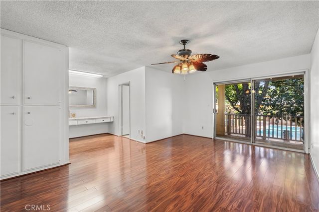 8111 Canby Avenue 3, Reseda, CA 91335