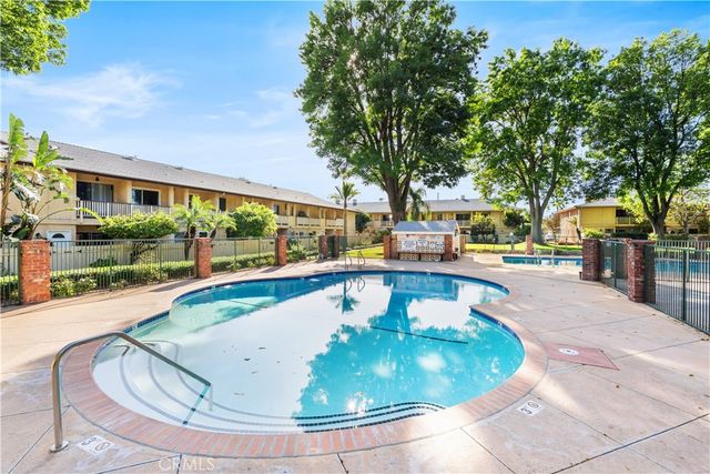 8111 Canby Avenue 3, Reseda, CA 91335