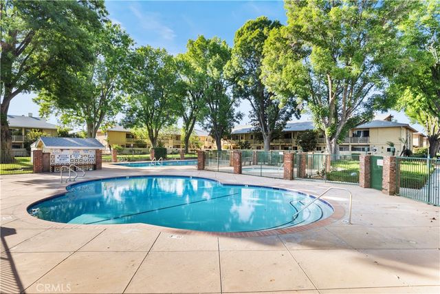 8111 Canby Avenue 3, Reseda, CA 91335