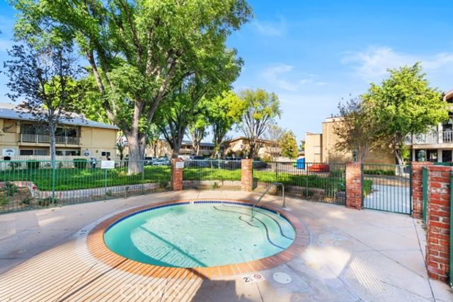 8111 Canby Avenue 3, Reseda, CA 91335