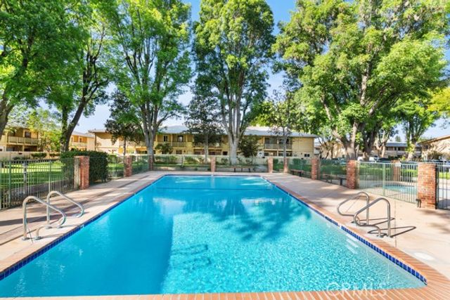 8111 Canby Avenue 3, Reseda, CA 91335