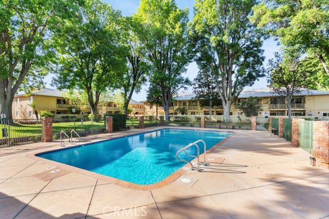 8111 Canby Avenue 3, Reseda, CA 91335