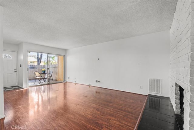 8111 Canby Avenue 3, Reseda, CA 91335