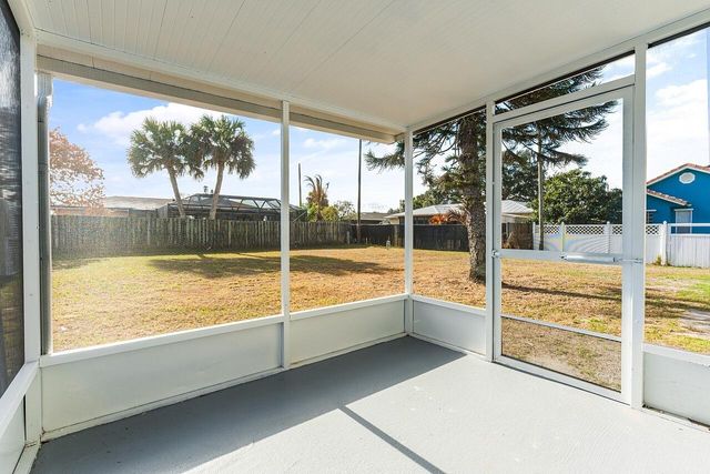 908 Landsdowne Drive, Sebastian, FL 32958