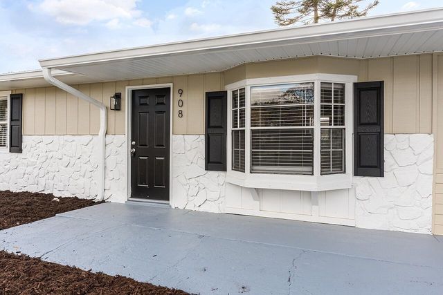 908 Landsdowne Drive, Sebastian, FL 32958