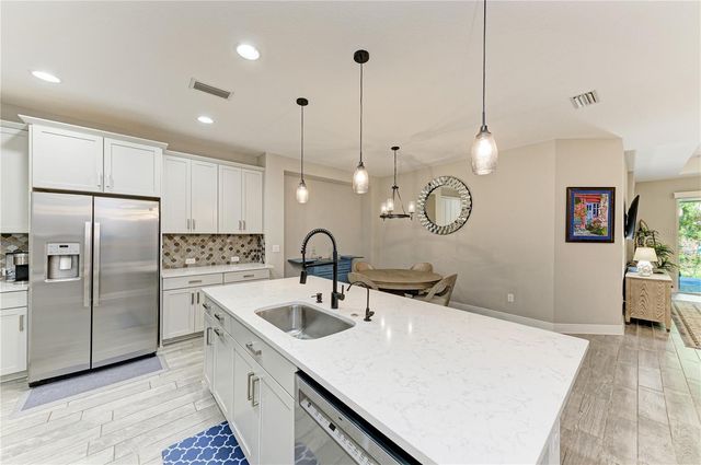 5961 AMBERLY DRIVE, Bradenton, FL 34208