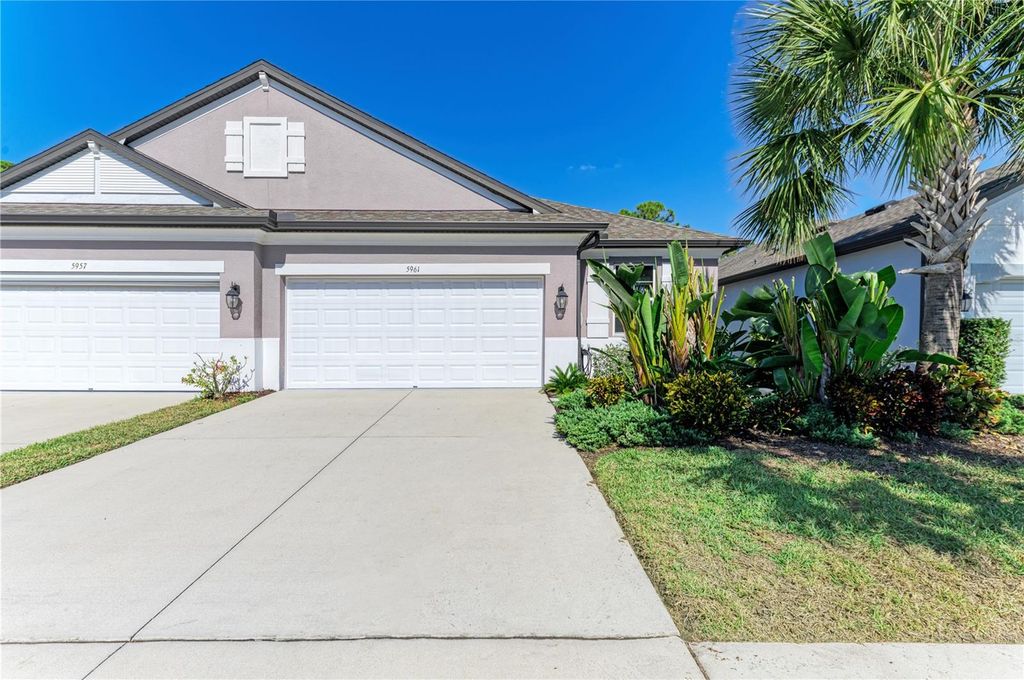 5961 AMBERLY DRIVE, Bradenton, FL 34208
