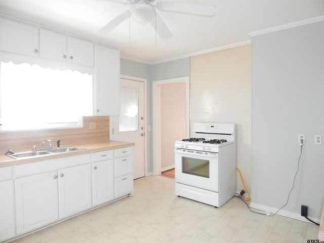 920 W 6th St., Tyler, TX 75701