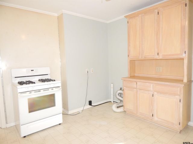 920 W 6th St., Tyler, TX 75701