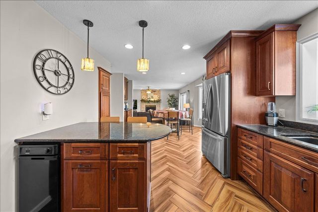 139 Ridge Way, Mahtomedi, MN 55115