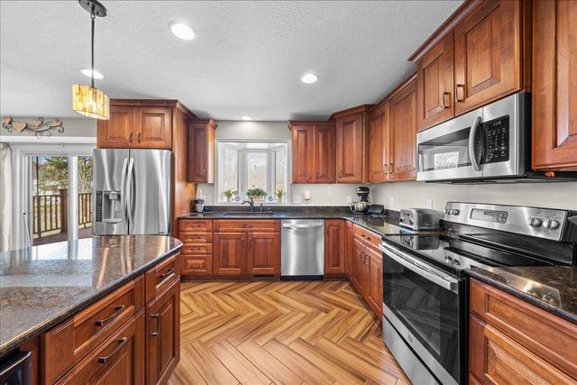 139 Ridge Way, Mahtomedi, MN 55115