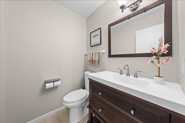 139 Ridge Way, Mahtomedi, MN 55115