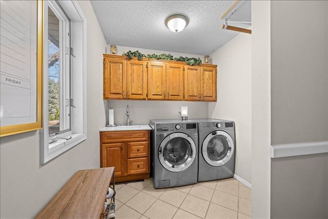 139 Ridge Way, Mahtomedi, MN 55115