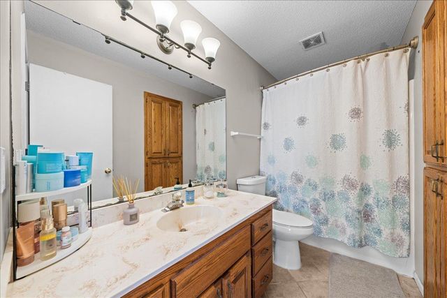 139 Ridge Way, Mahtomedi, MN 55115