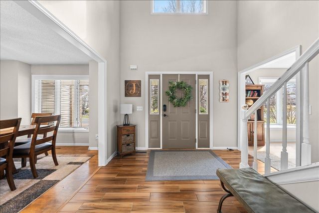 139 Ridge Way, Mahtomedi, MN 55115