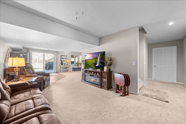 139 Ridge Way, Mahtomedi, MN 55115